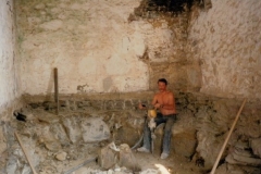 Vincenzo scava in colonica